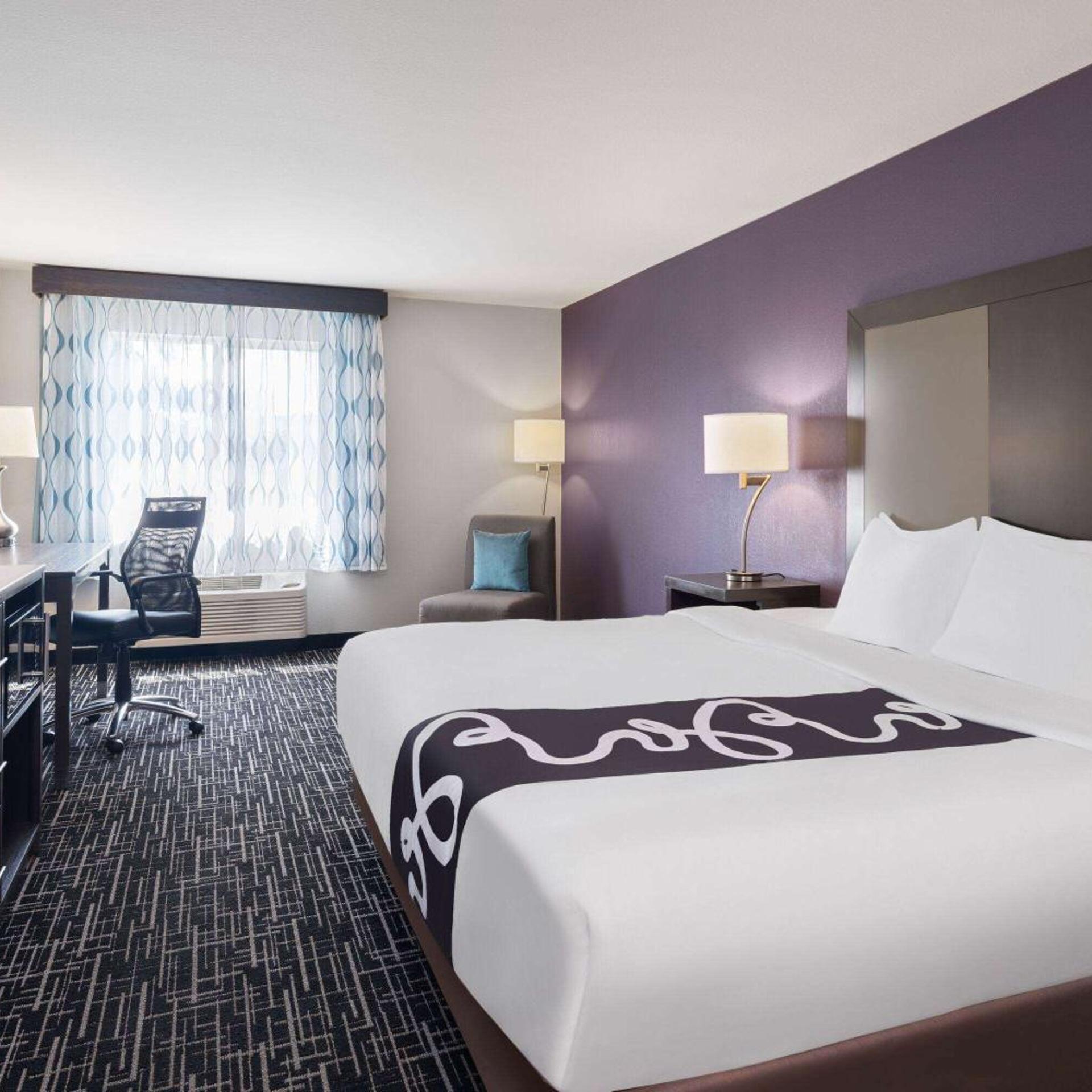 Room, King Bed, Jetted Tub