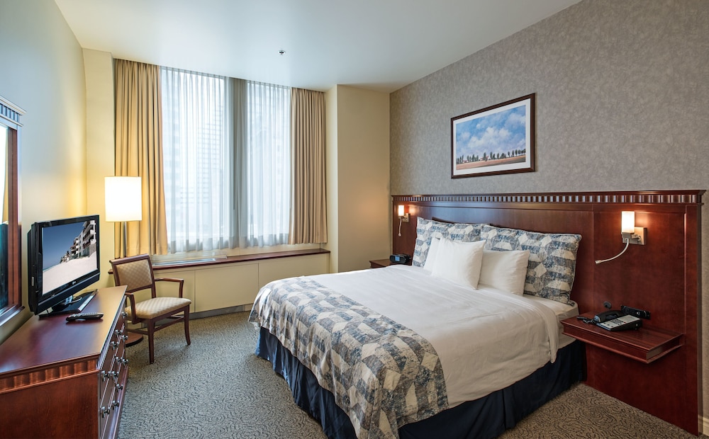1 BEDROOM, SUITE