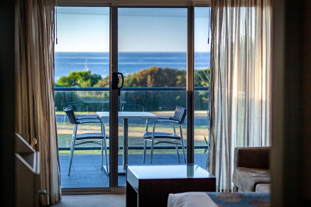 Beachfront Bicheno 24/50