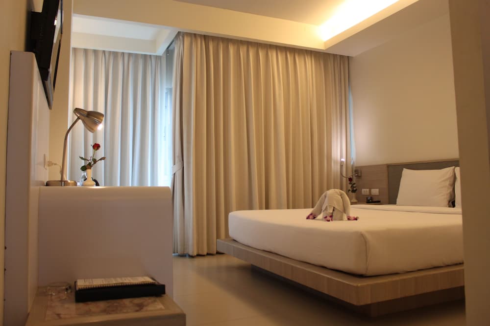Sunshine Hotel and Residences 39/65