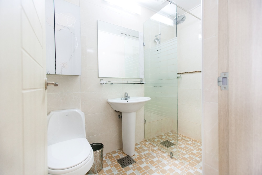 The Hotel Yeong Jong 50/50
