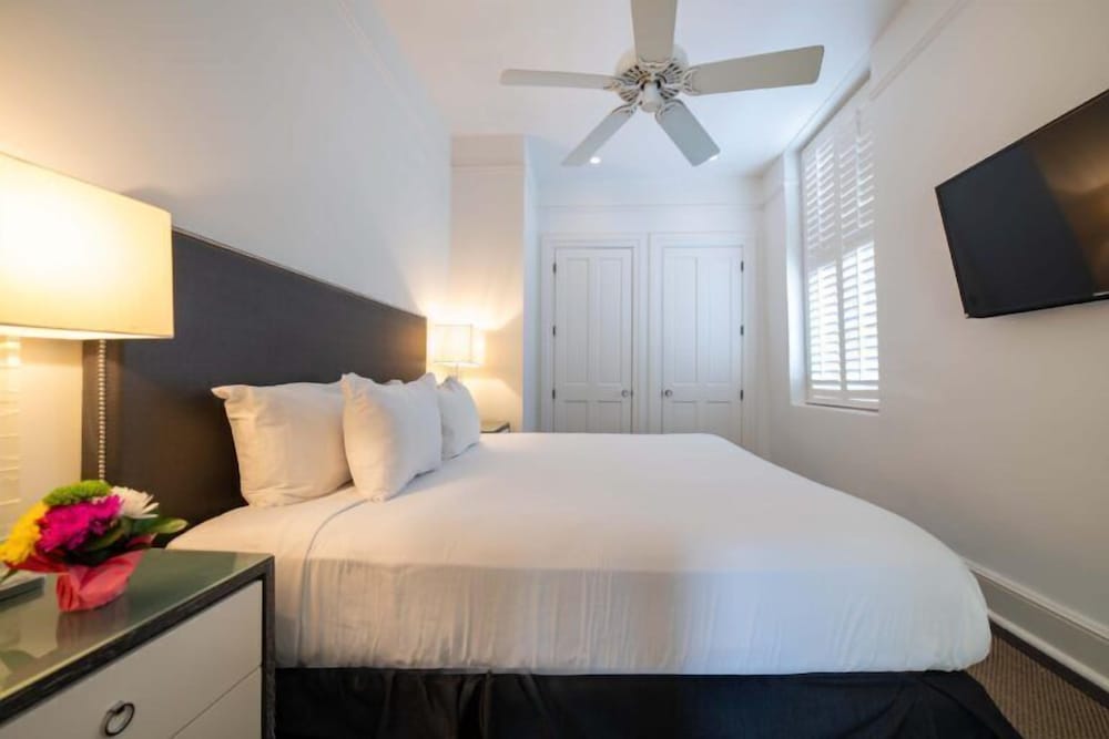 Frenchman, Suite, King Bed, Balcony