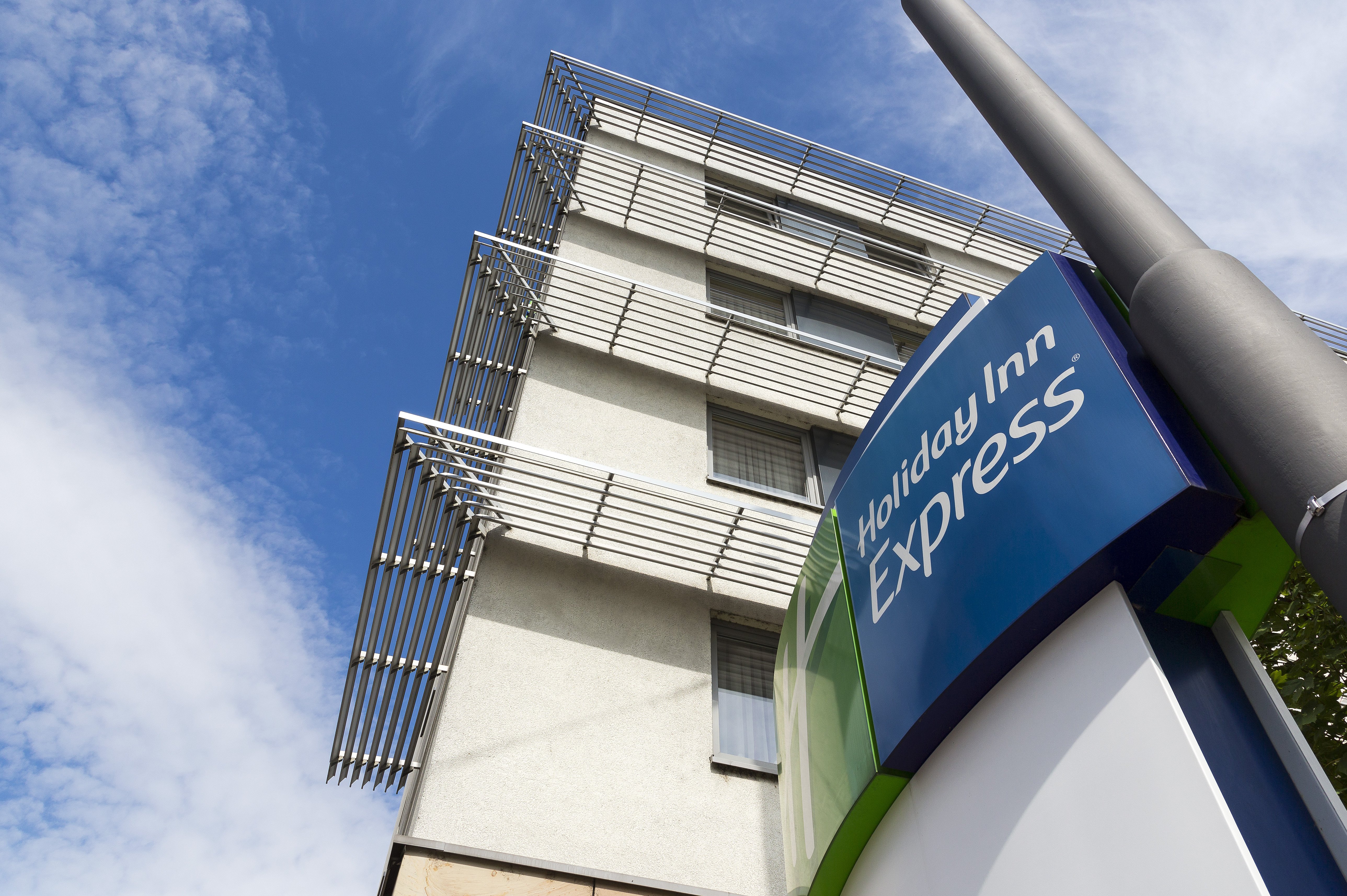 HOLIDAY INN EXPRESS FRANKFURT AIRPORT 2/58