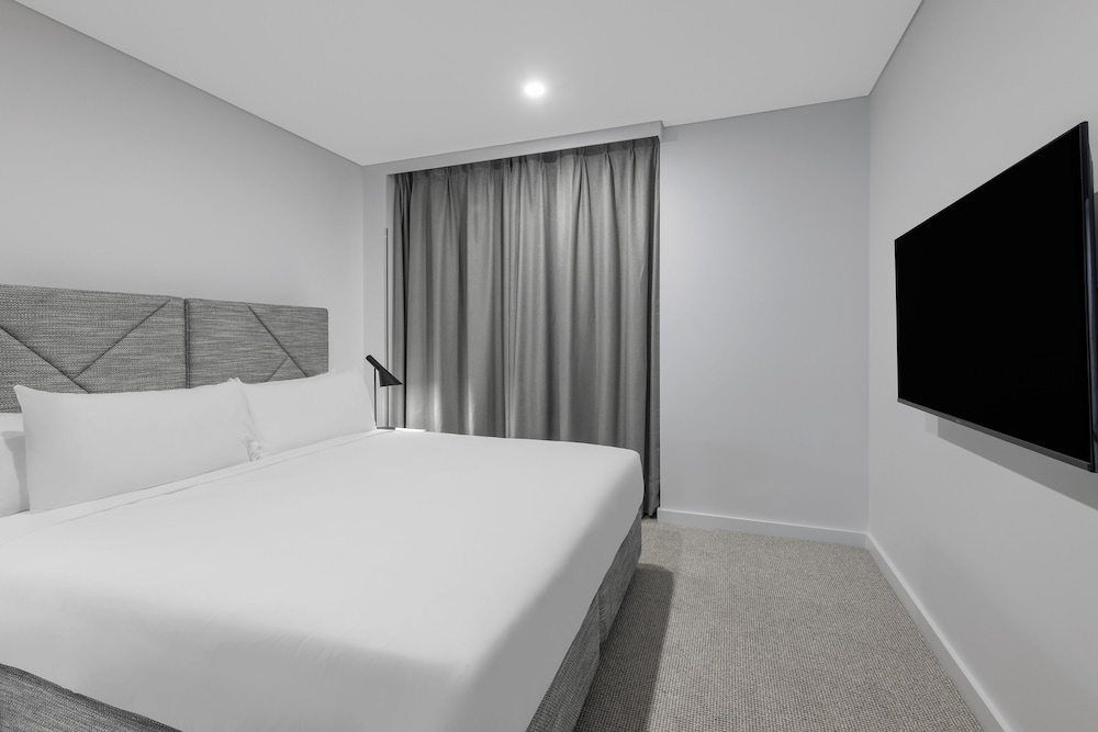 1 Bedroom, Mini, Suite, King Bed