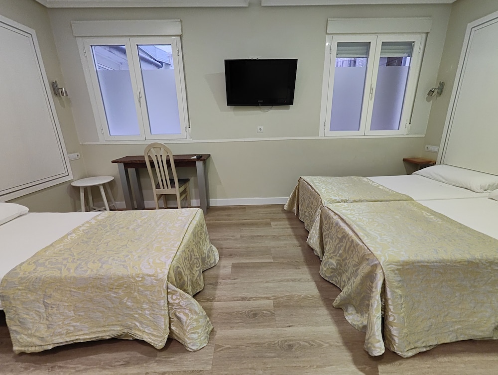 Hostal Madrid 31/50