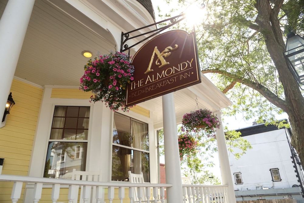 Almondy Inn 5/77