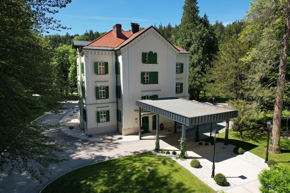 Boutique Hotel Dobrna 52/55