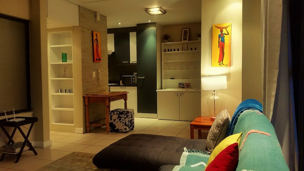 Cape Town Apartment With Balcony 18/28