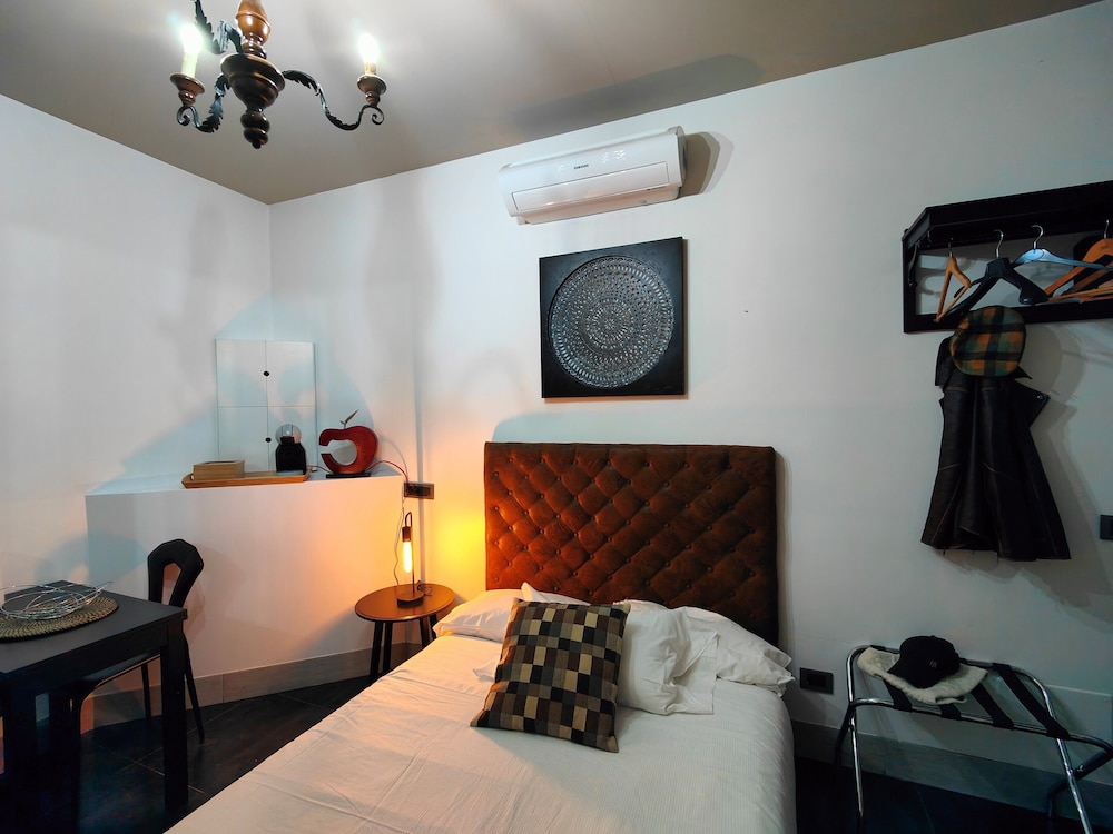 APARTHOTEL DEI MERCANTI 42/67