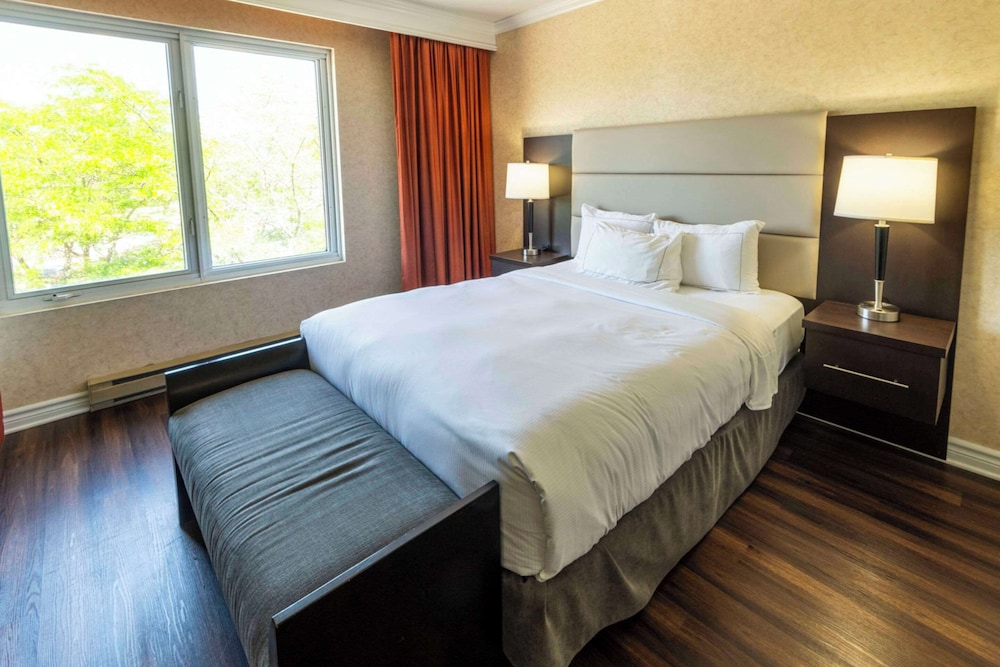 UPGRADE, SUITE, 2 QUEEN BEDS