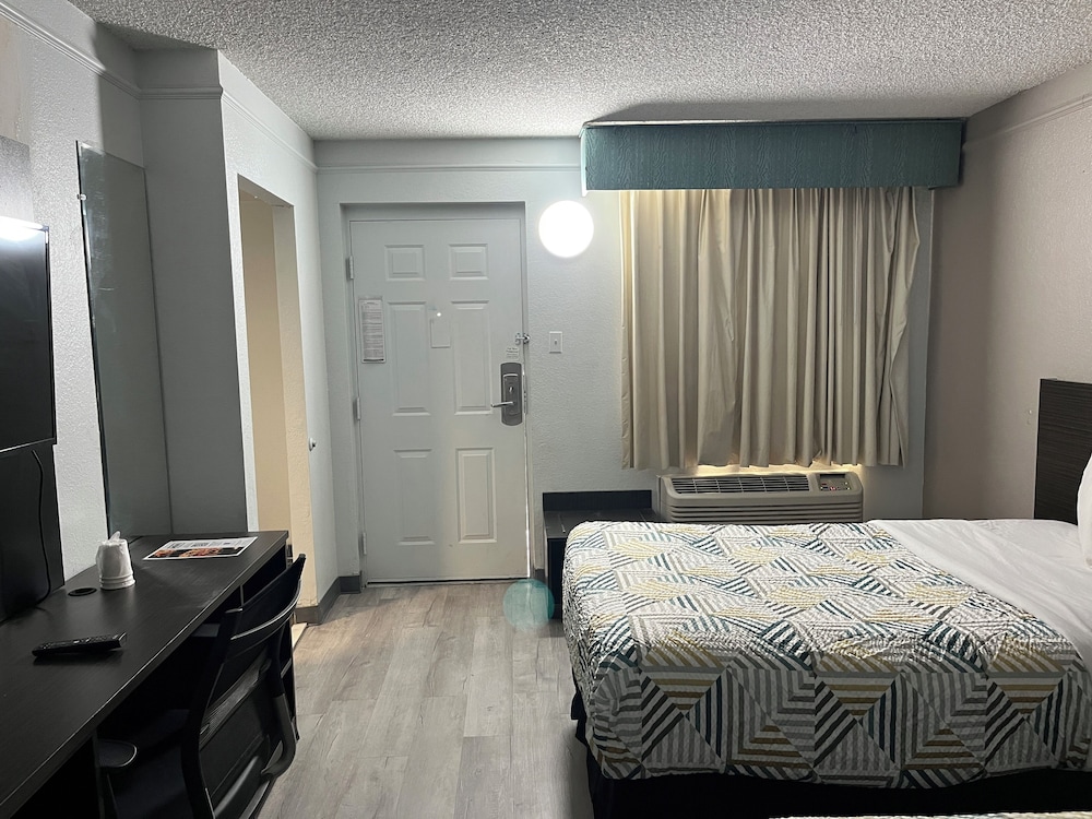 Studio6 Phoenix, AZ - Midtown 13/25