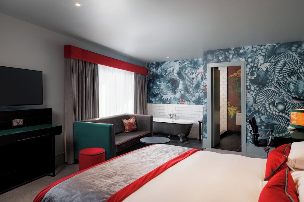 CLUB, DELUXE, DOUBLE BED