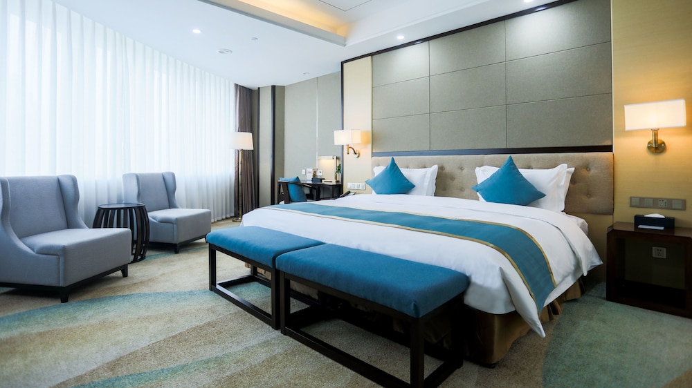 Hundred Hotel 21/60