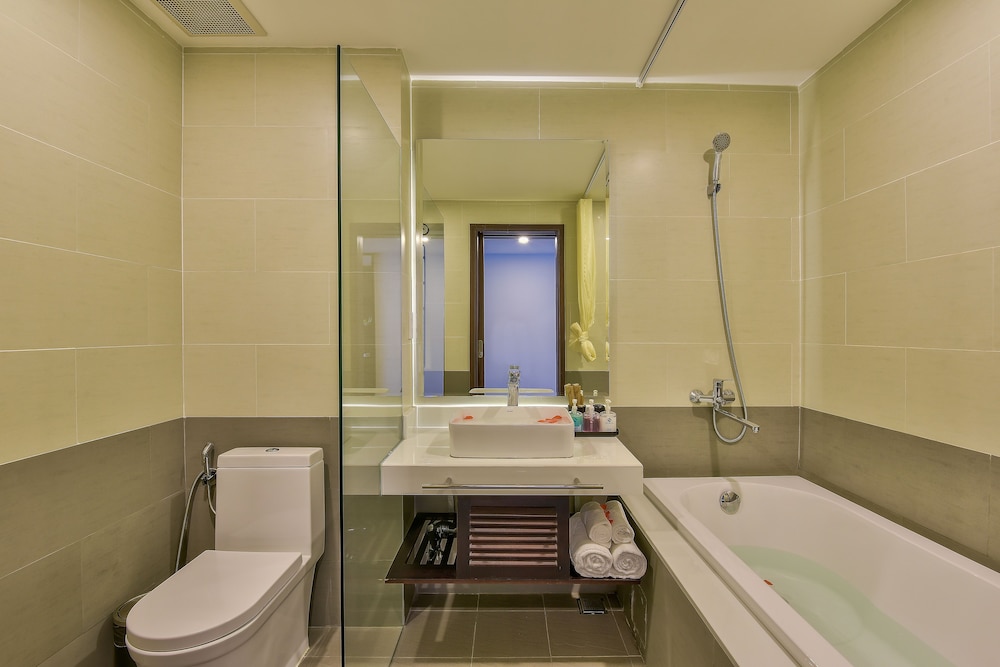White Lotus Hotel Hoian 48/49