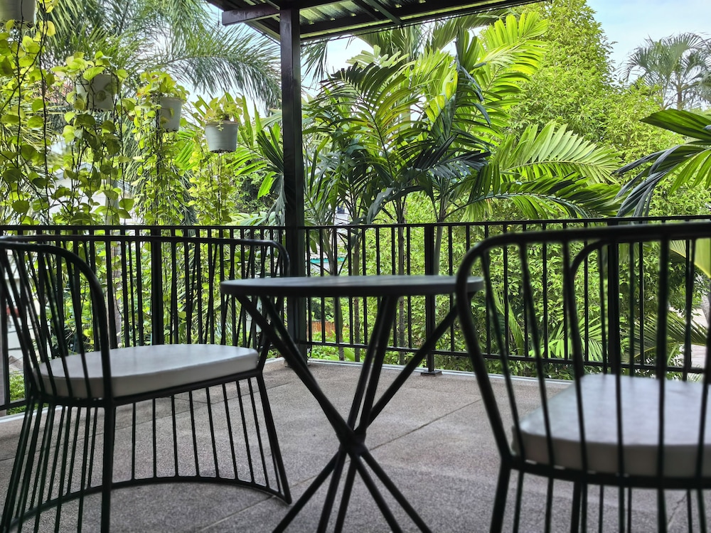 Sannot Riverside Boutique Hotel 57/71