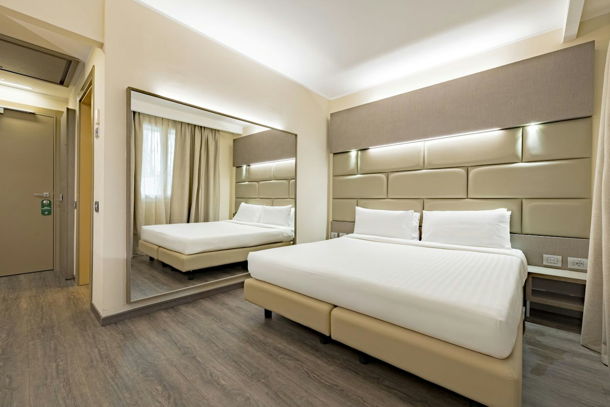 Just Hotel Saronno 13/28