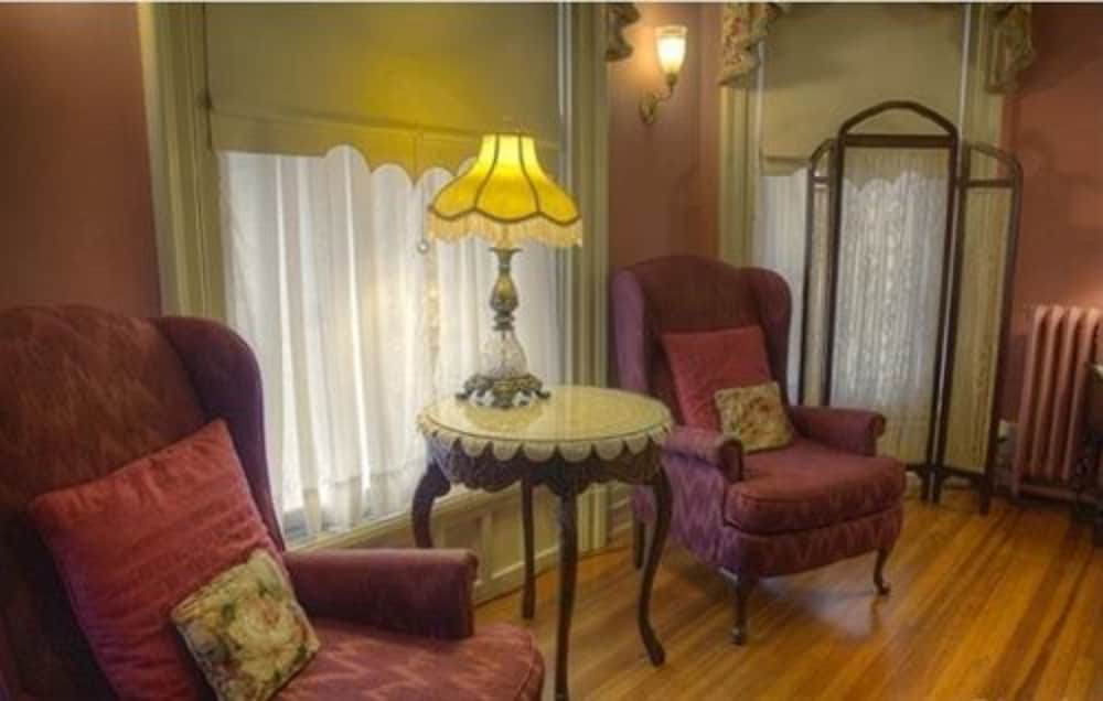 Oliver Inn Bed and Breakfast 33/54