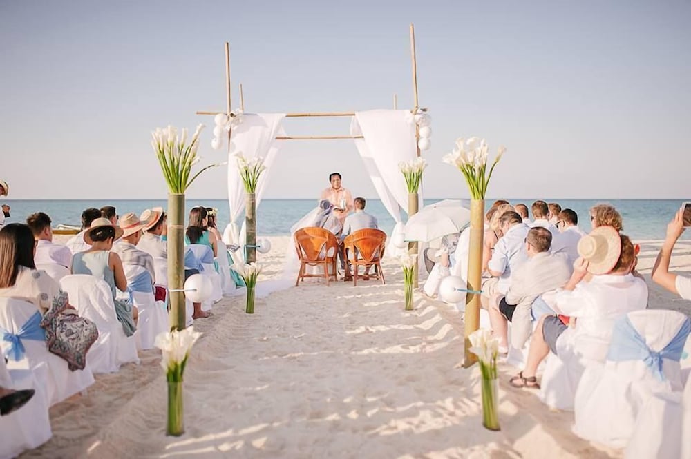 Paras Beach Resort 25/30