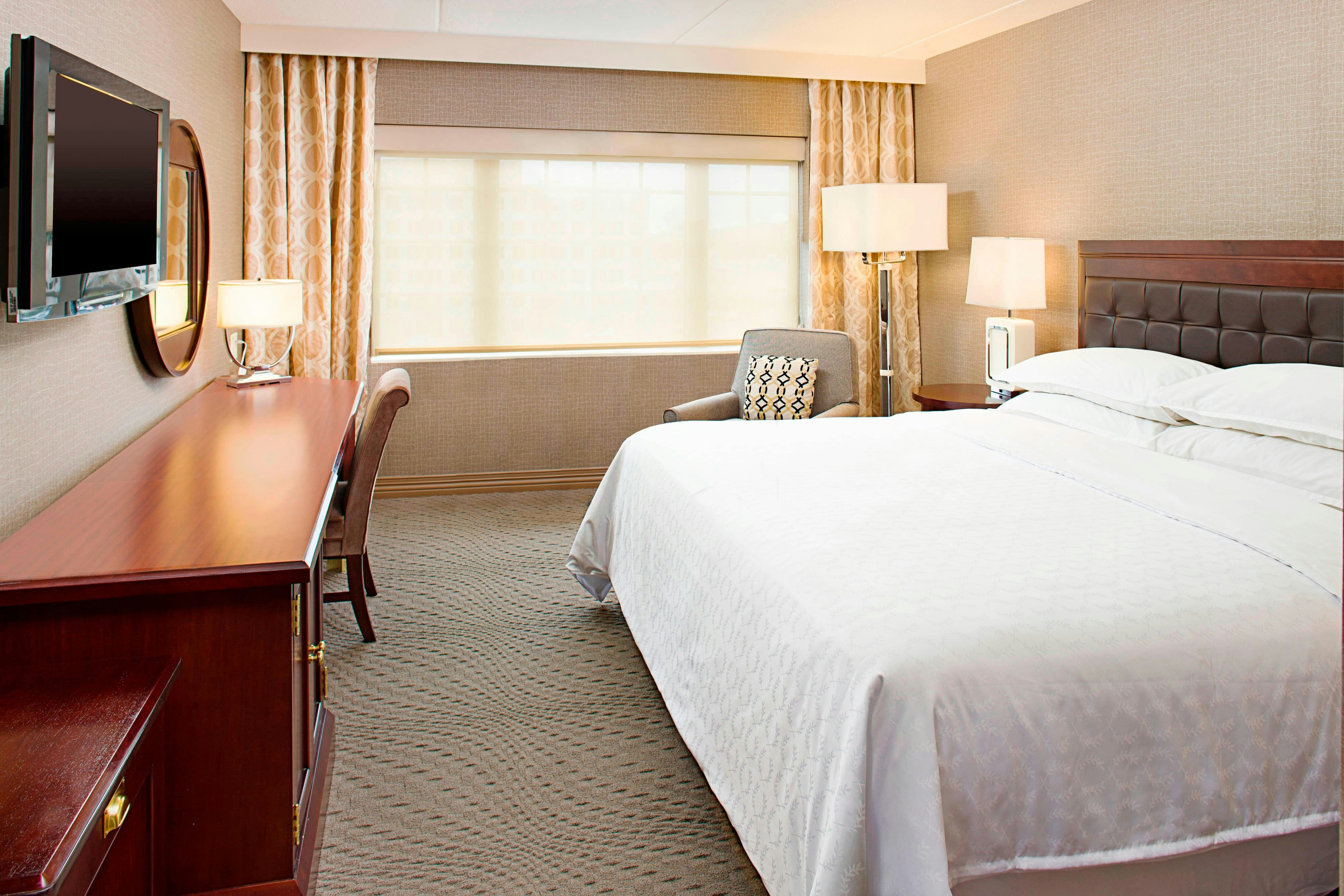 Room at Sheraton Rockville Hotel, ROCKVILLE - MD