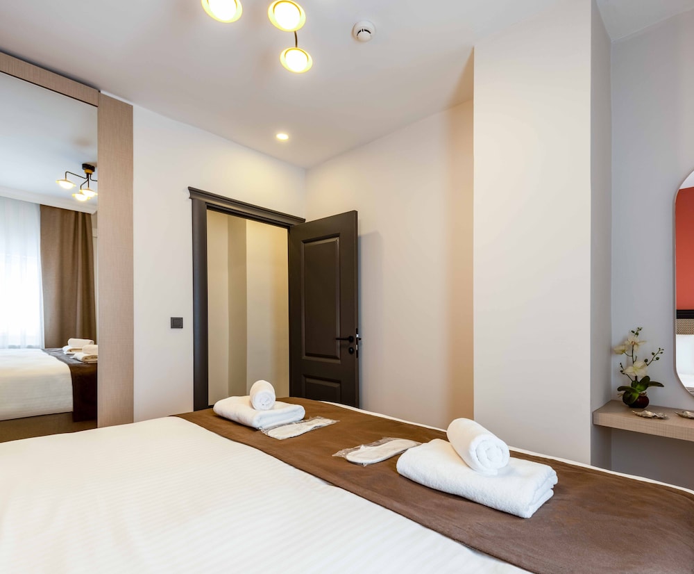 2 BEDROOMS, DELUXE, FAMILY, APARTMENT