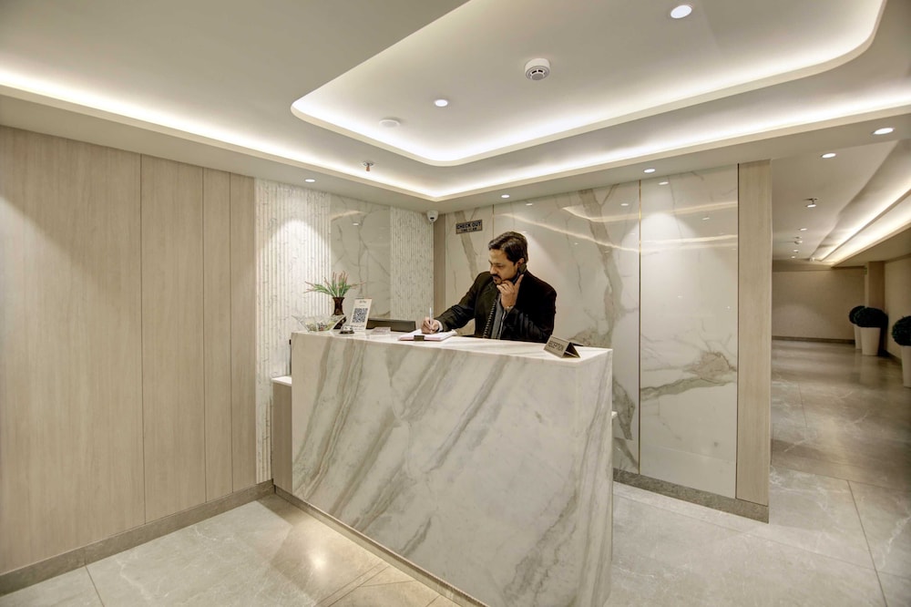 East Park Inn 5/50