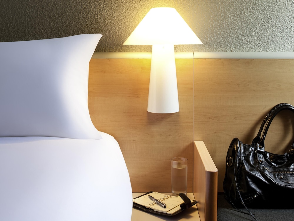 Ibis Pau Lescar 16/50