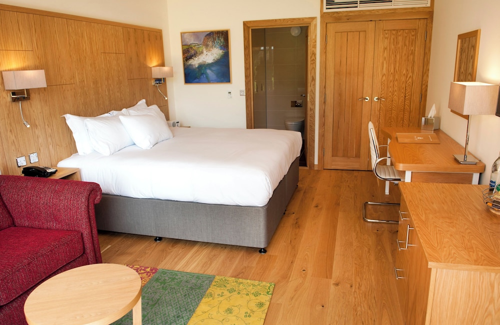 SUPERIOR, KING BED, PATIO