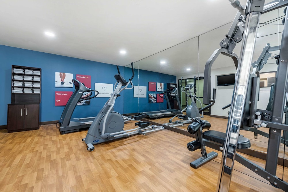 Comfort Suites Lafayette University Area 27/56