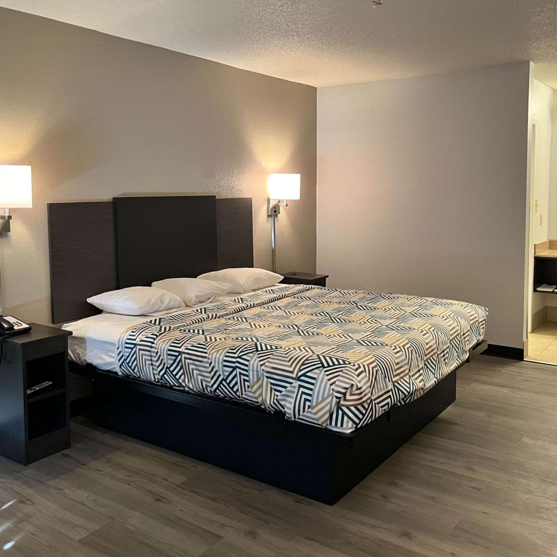 ROOM, DOUBLE BED, SMOKING