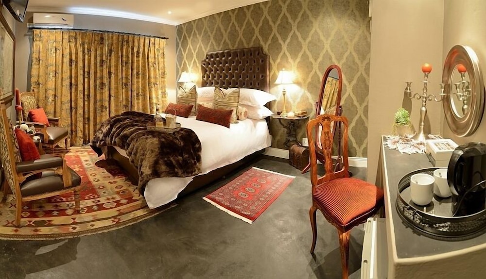 Duke And Duchess Boutique Hotel 11/27