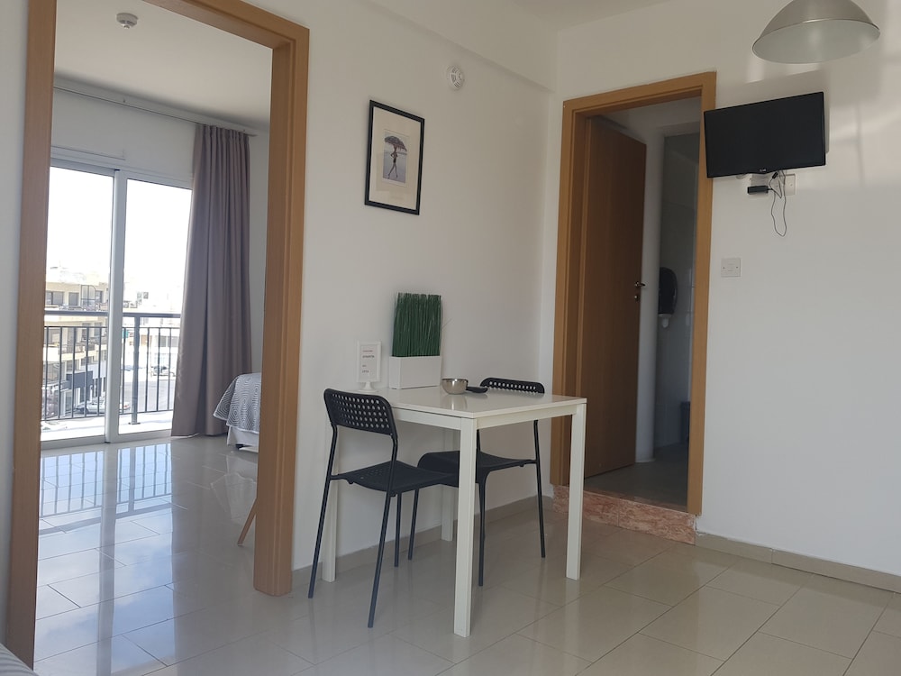 Valentinos Apartments 38/47