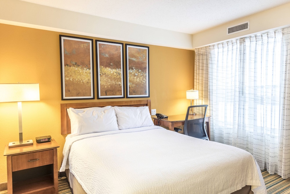 Residence Inn Holland 4/15