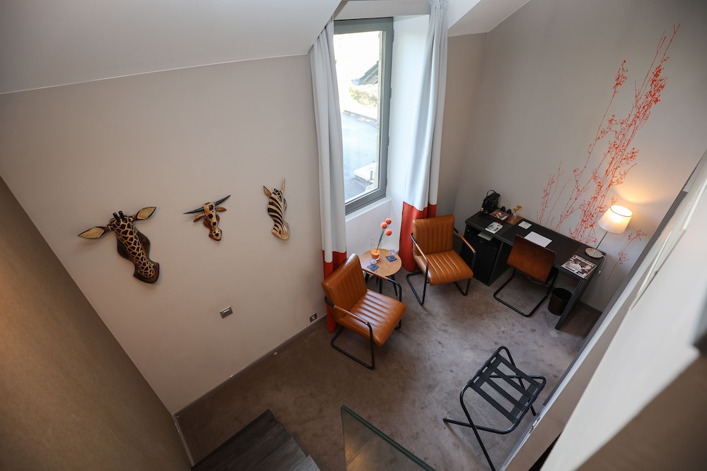 Chateau Lacan Hotel 25/50