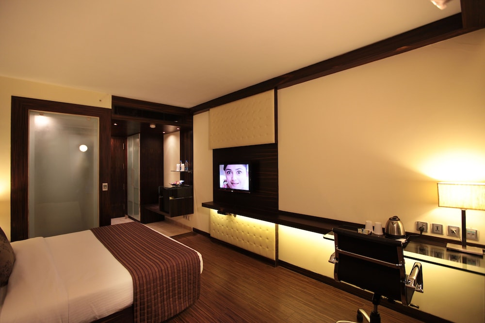 HOTEL PRIVATE AFFAIR 7/35