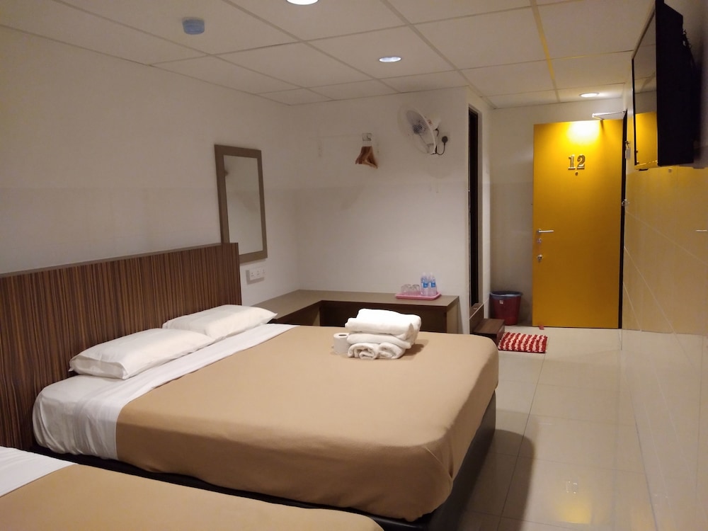 Comfort Two Hotel 9/19