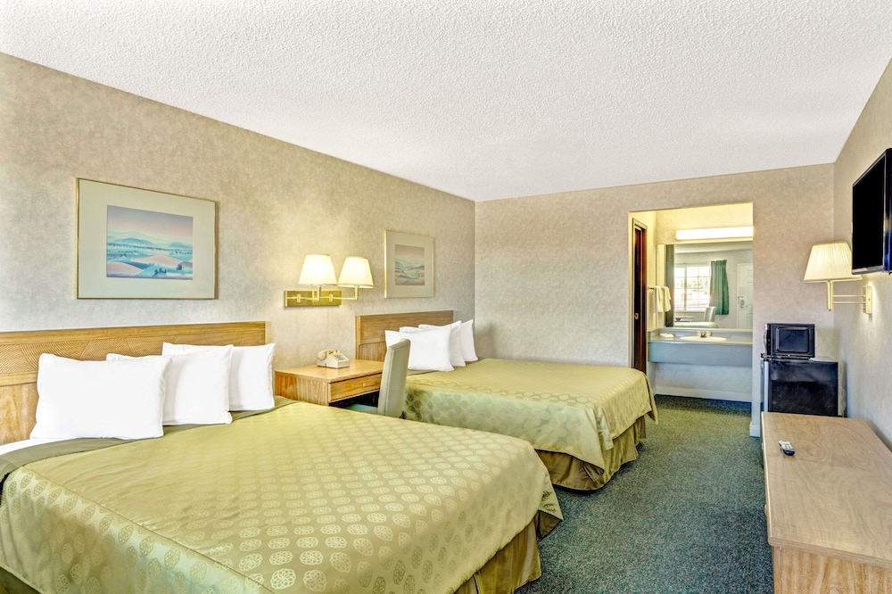 Days Inn By Wyndham Carson City 8/18