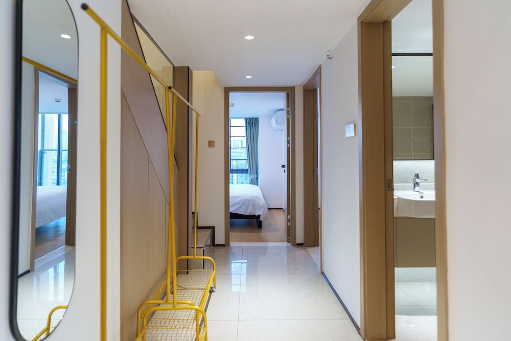 Sunny Private Apt Of Grand Continental 50/50