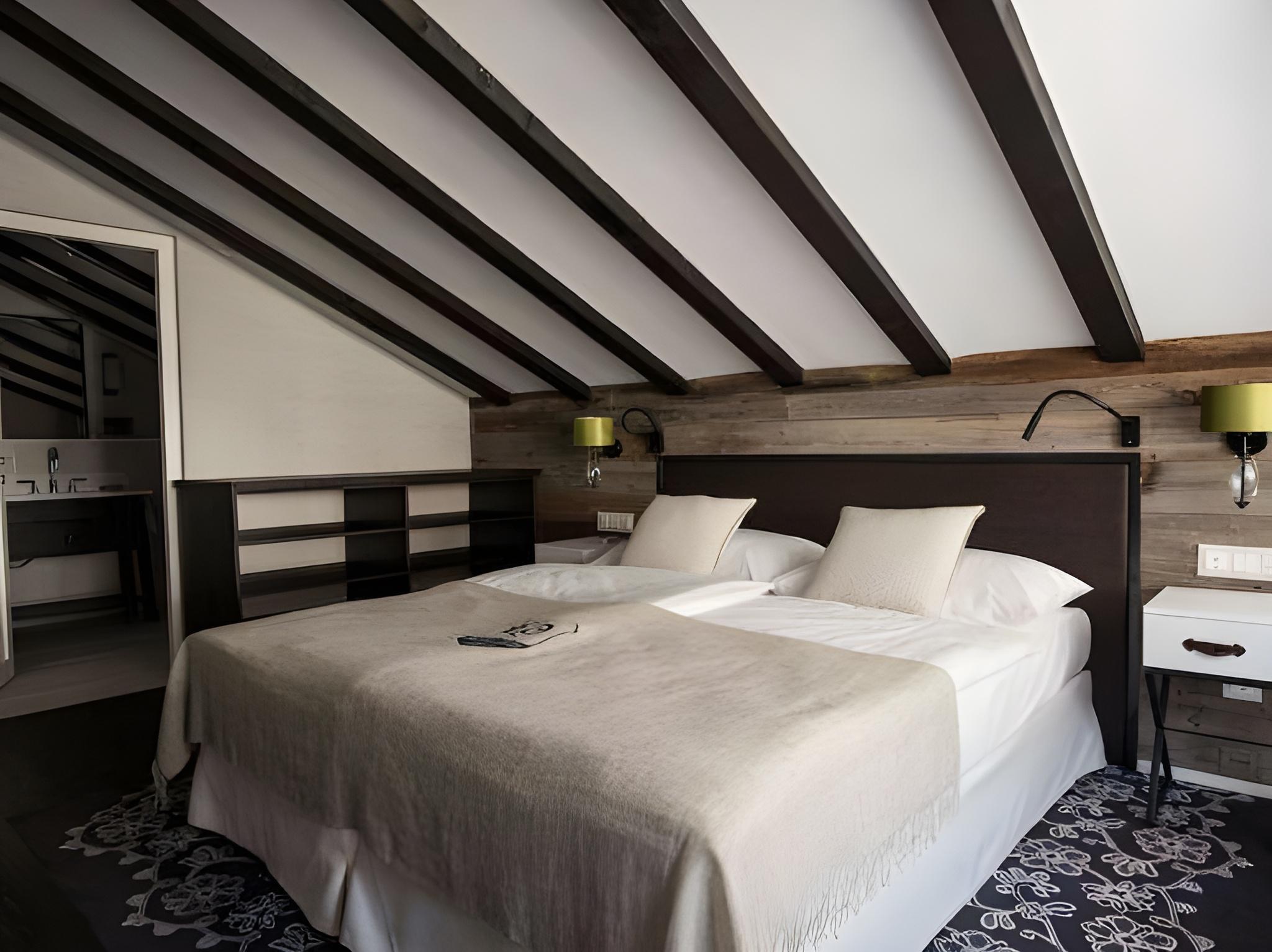 Deluxe, Penthouse Suite
