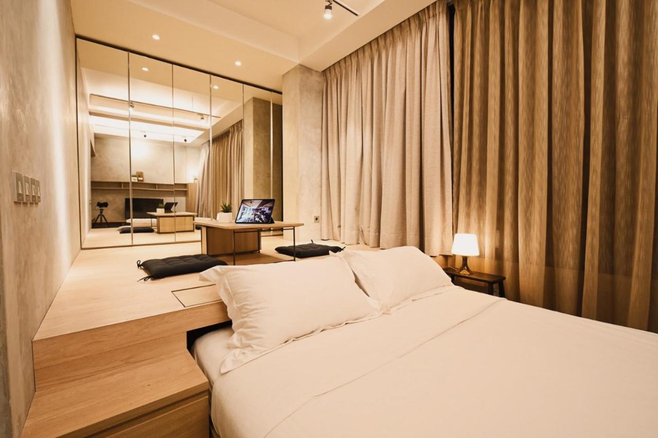 Plus, Suite, Double Bed, Corner