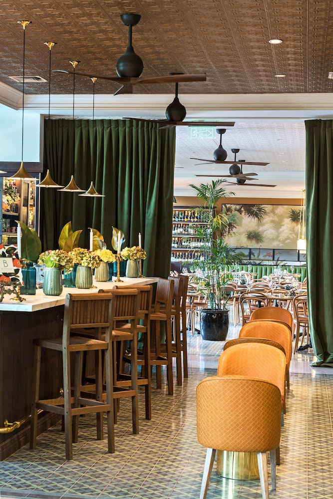 restaurant-cafeteria