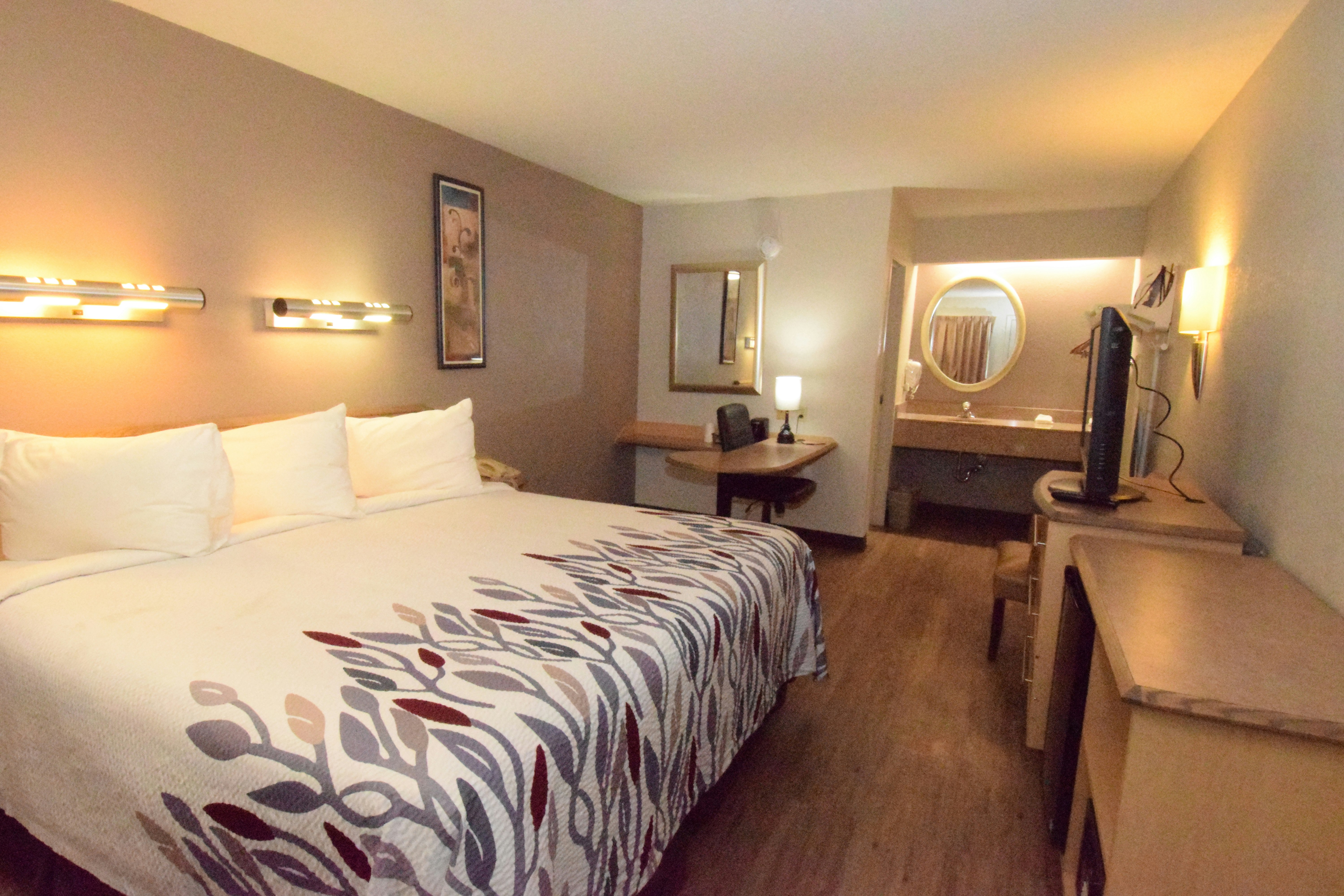 Room at Red Roof Inn Buffalo - Hamburg/ I-90, HAMBURG - NY