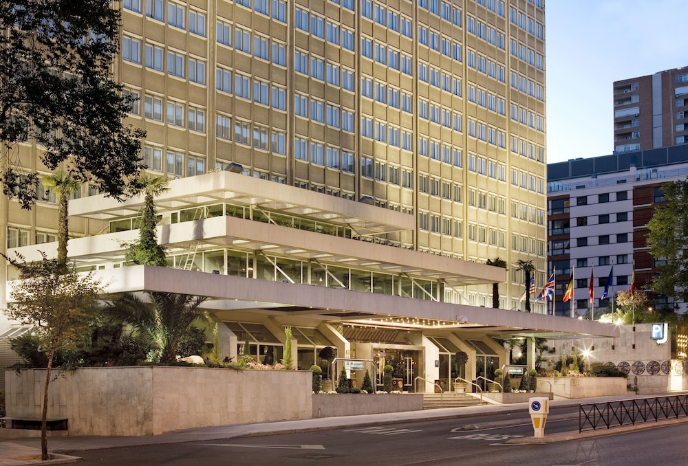 Melia Castilla Hotel 74/81