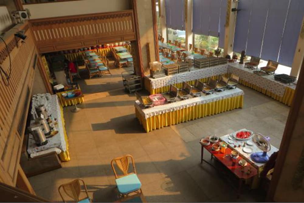 Diamond River Ping Petch Ngam Hotel 39/52