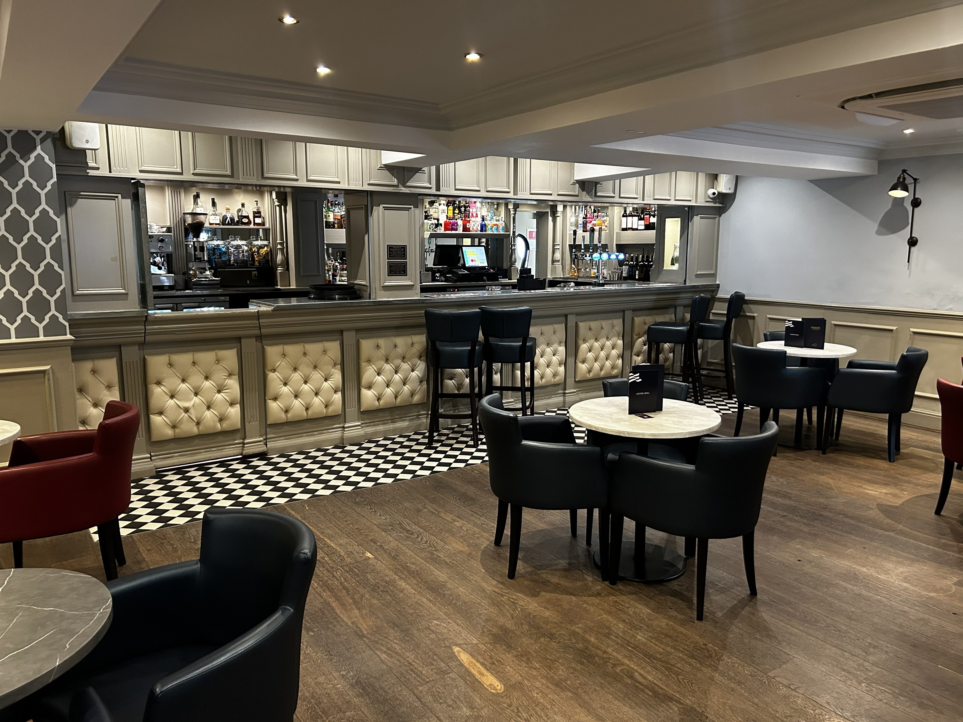 Yew Lodge Hotel East Midlands Airport 53/79
