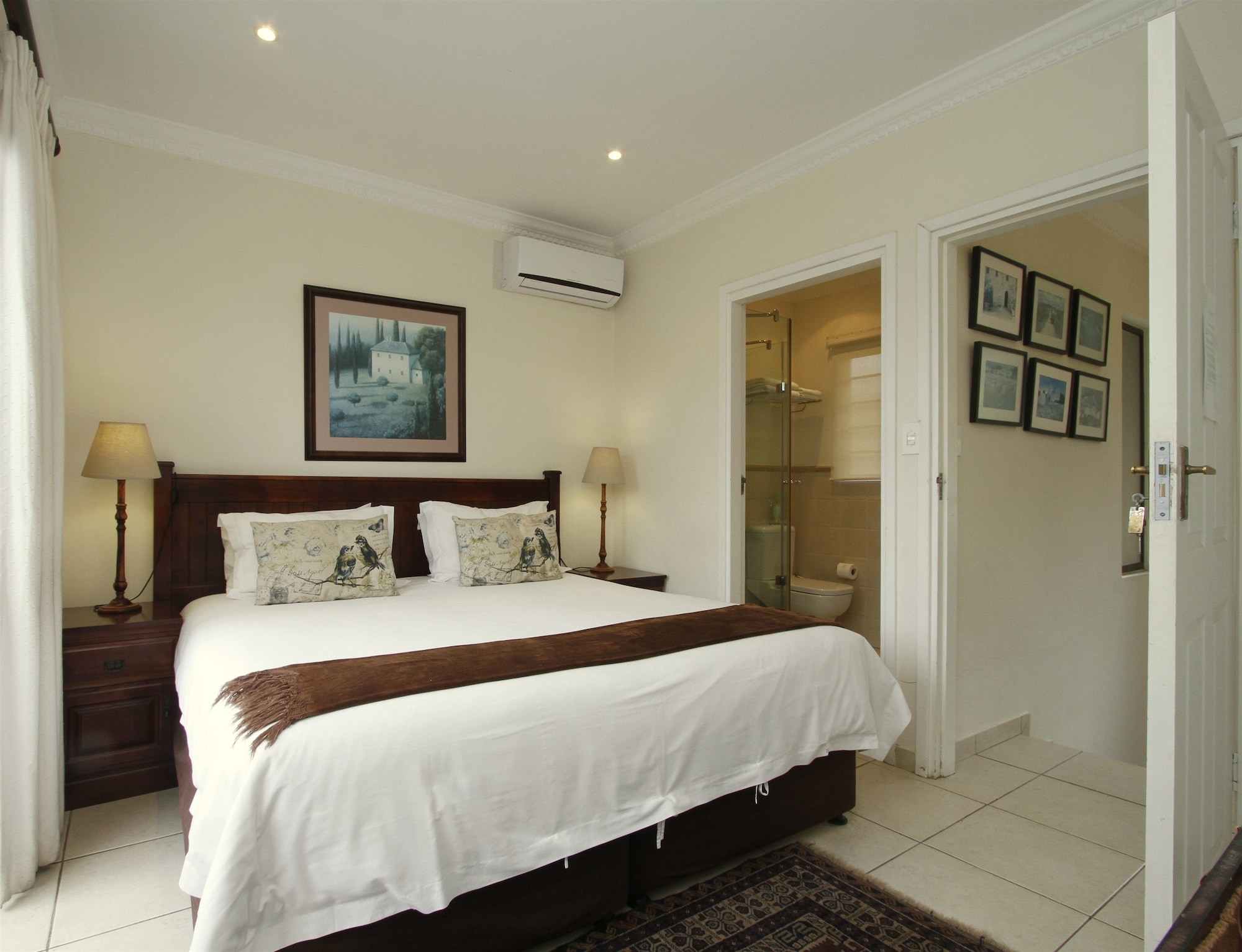 Super, Deluxe, King Bed
