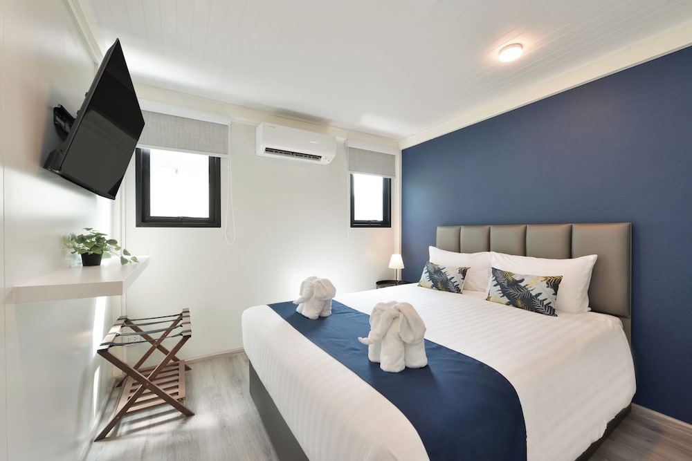Deluxe, Villa, Queen and Twin Beds