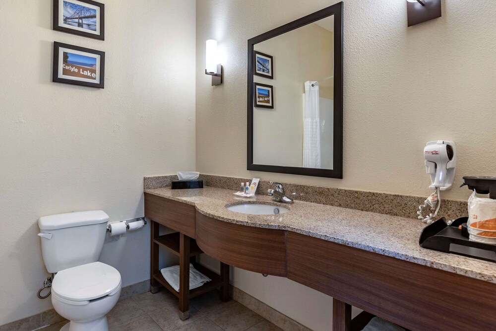 Comfort Inn & Suites Greenville I-70 15/34