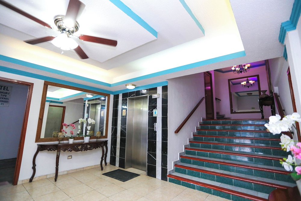 Hotel Avenida Cancun 6/50