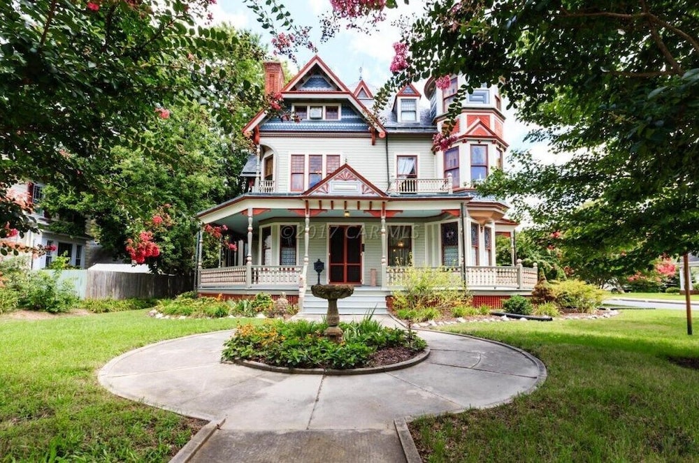 Gillis Grier Bed and Breakfast 44/50
