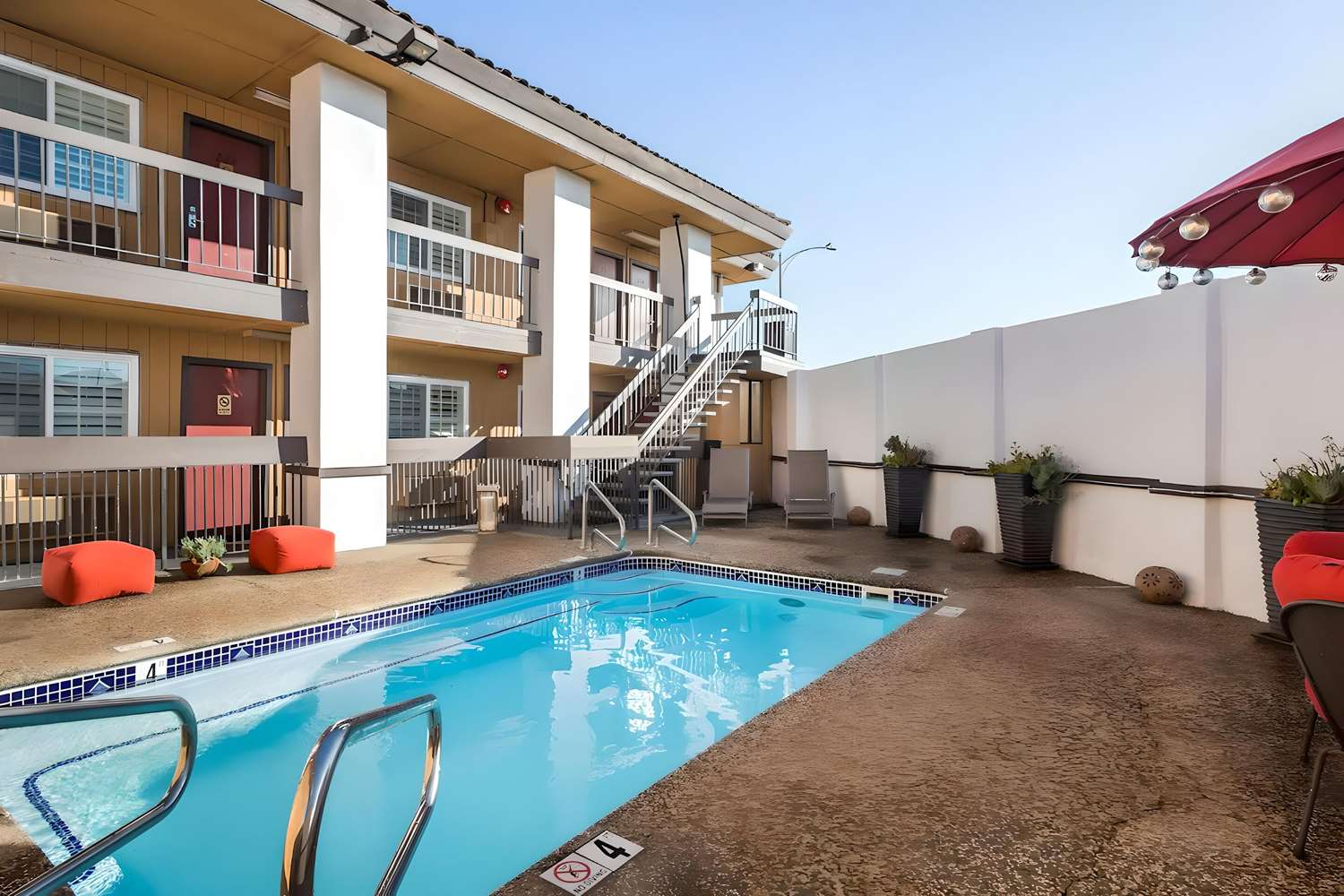 Rodeway Inn San Jose HWY-101 Tully Rd Exit 26/27
